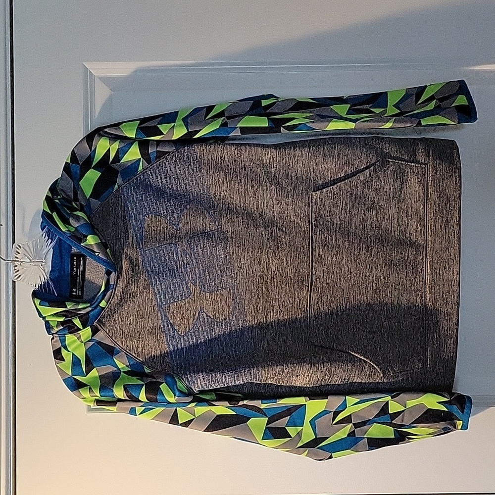 Under Armour sweatshirt